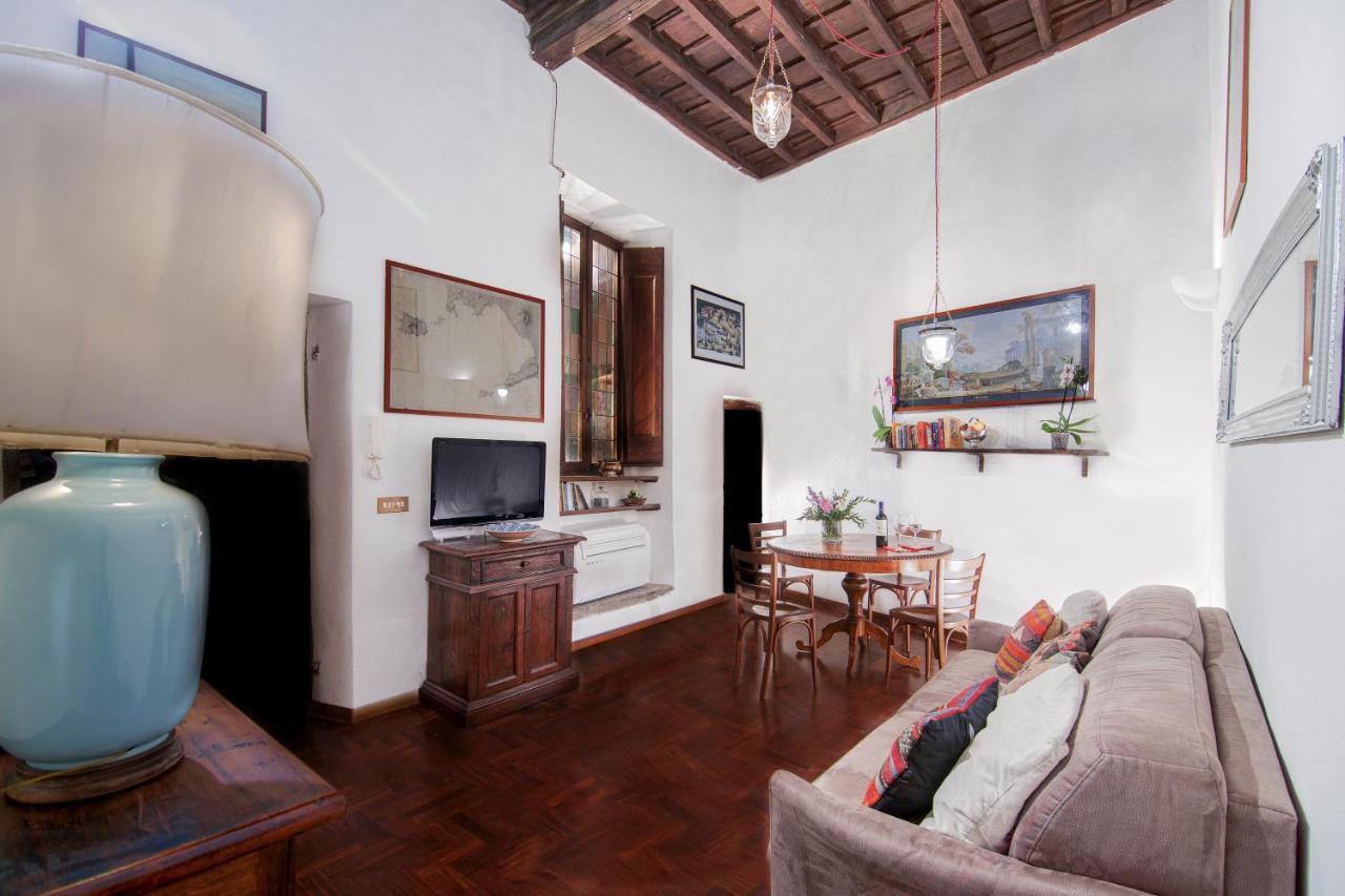 Cartari, Renaissance Flat A Few Steps From Piazza Navona And Vatican ภายนอก รูปภาพ